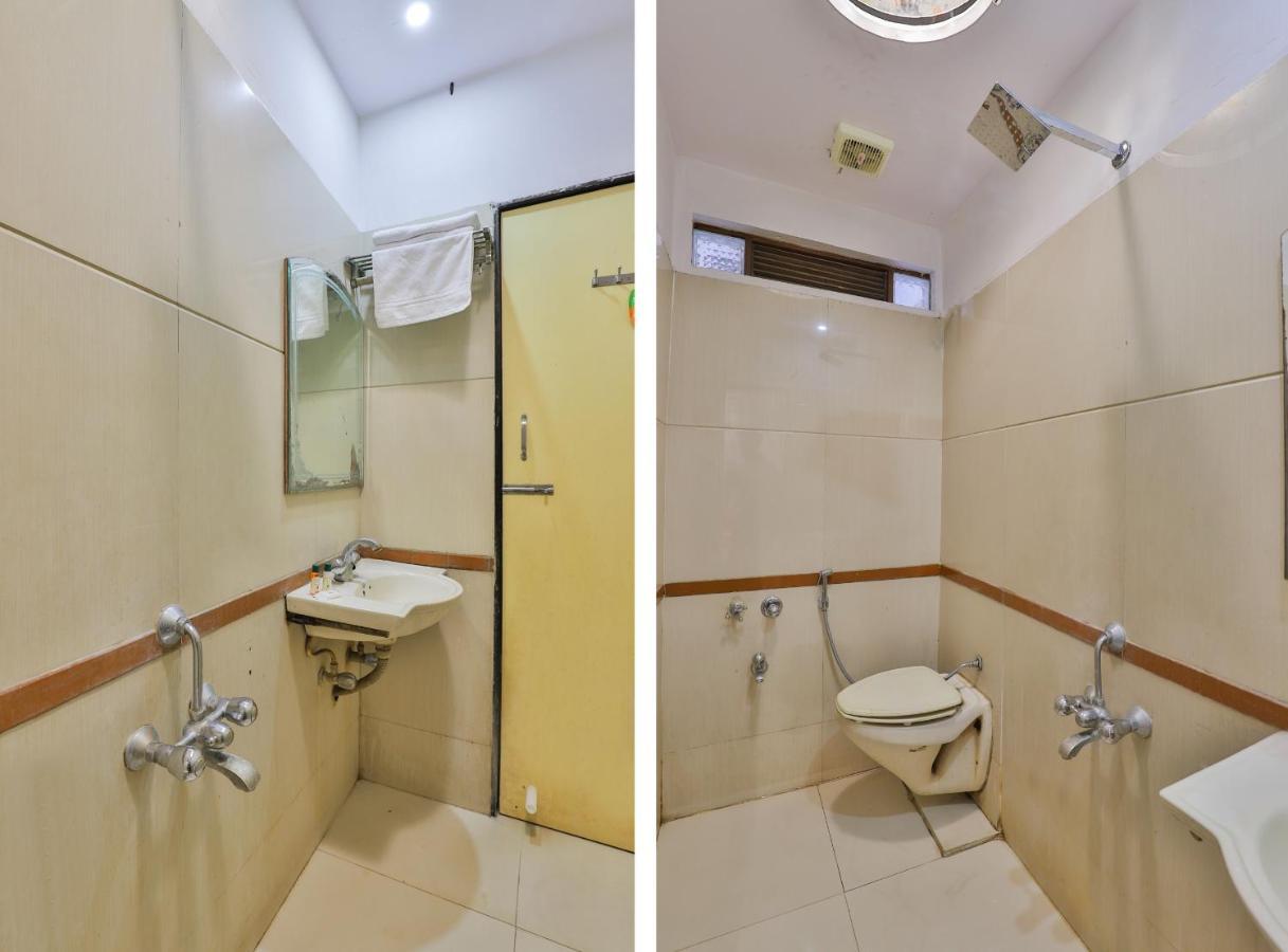 Oyo 1389 Hotel Relax Inn Сурат Екстериор снимка